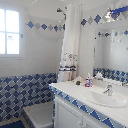 Sleeps 8 Pool Wifi Gassin